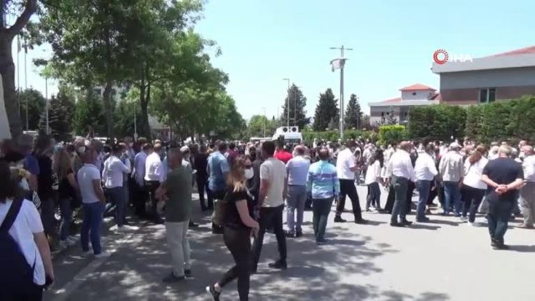 Son dakika genel: Yüzlerce seveni bıçaklanarak öldürülen Mertcan Kaya için toplandı