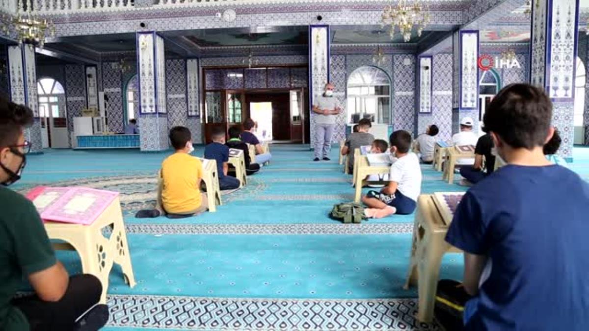 Yaz Kur an kursları başlamasıyla camilerden çocuk sesleri yükselmeye başladı
