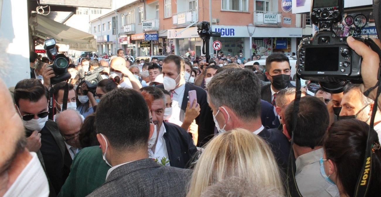 Akşener in Bayburt ziyaretinde vatandaşlarla partililer arasında arbede