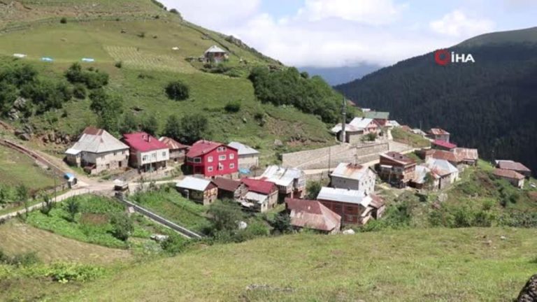 Son dakika haberleri | Gümüşhane deki en uzak köy okulunun tamiratını polisler yaptı